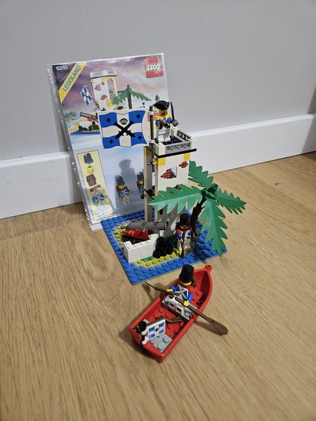 LEGO Pirates Sabre Island