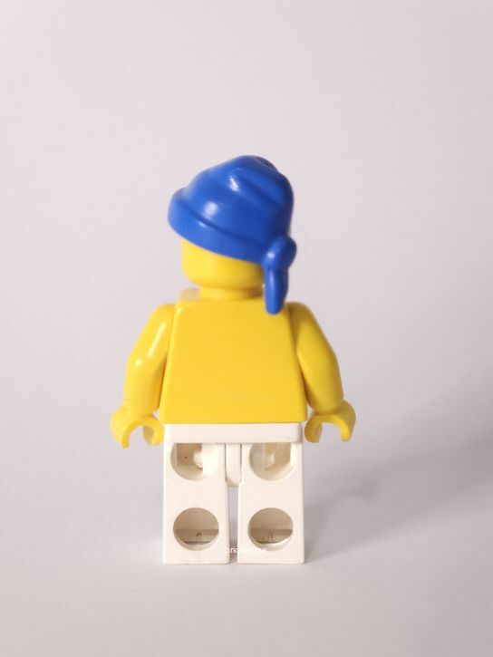 Pirate Red / White Stripes Shirt, White Legs, Blue Bandana - obrazek 2