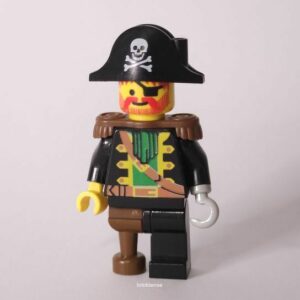 Captain Red Beard (Captain Roger) - Brown Epaulettes, Pirate Hat with Skull and Crossbones