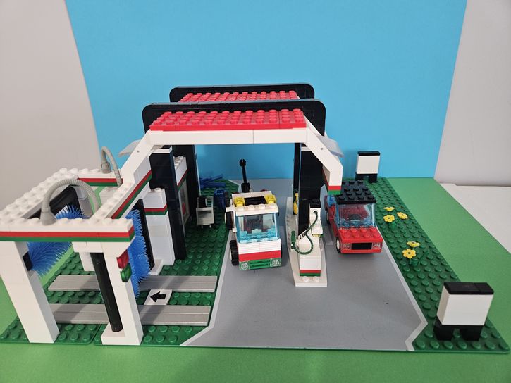 LEGO 6397 Gas N' Wash Express