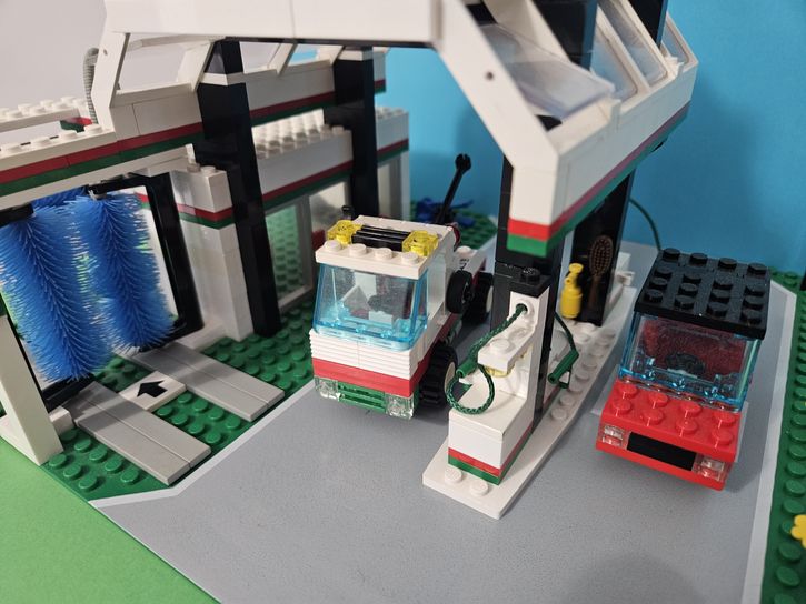 LEGO 6397 Gas N' Wash Express - obrazek 2